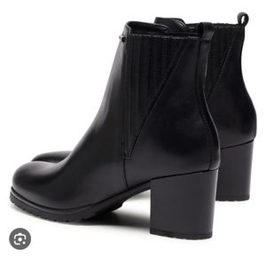 Geox leather chelsea heels boots size 7 black